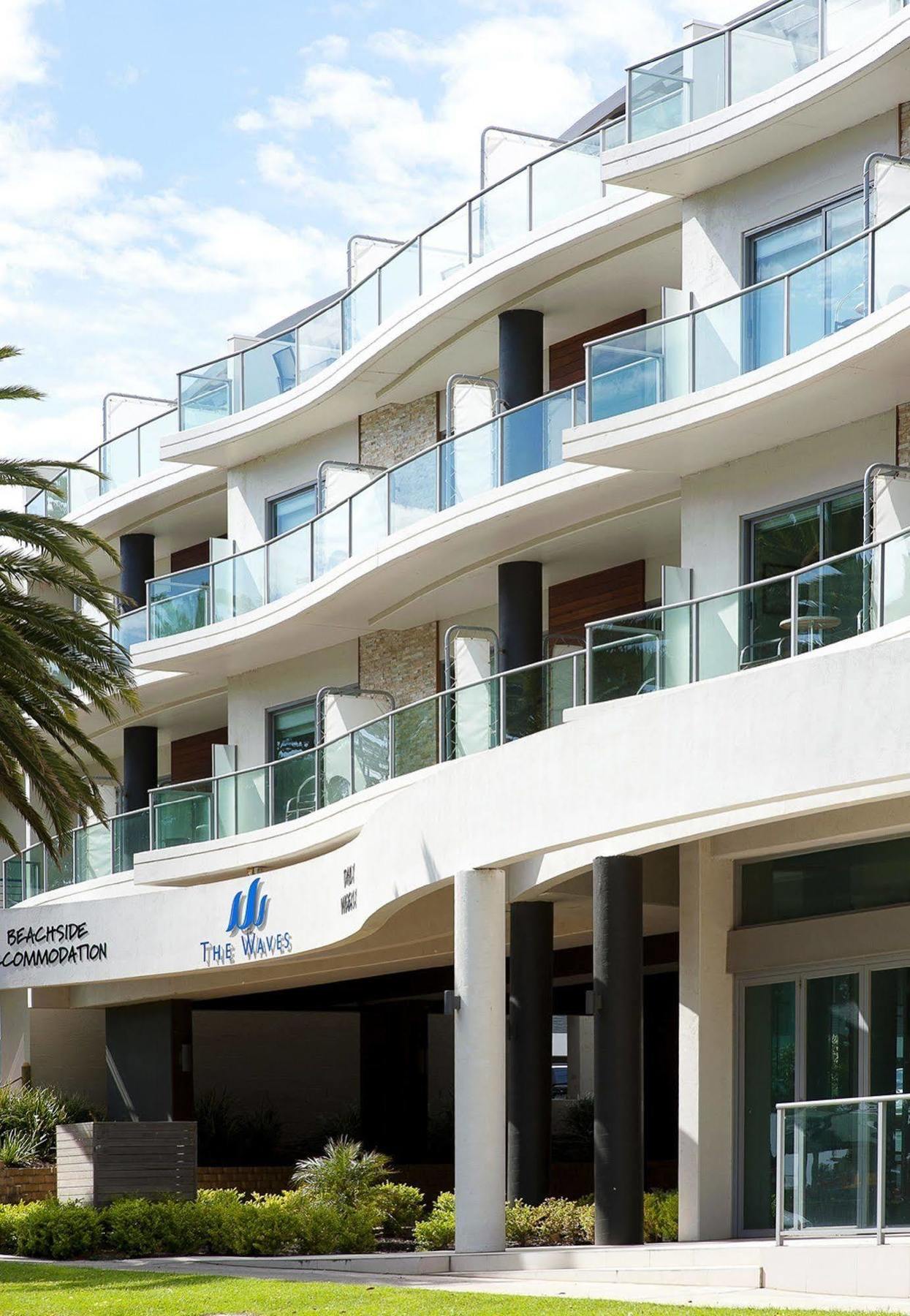 The Waves Apartments Коув Экстерьер фото