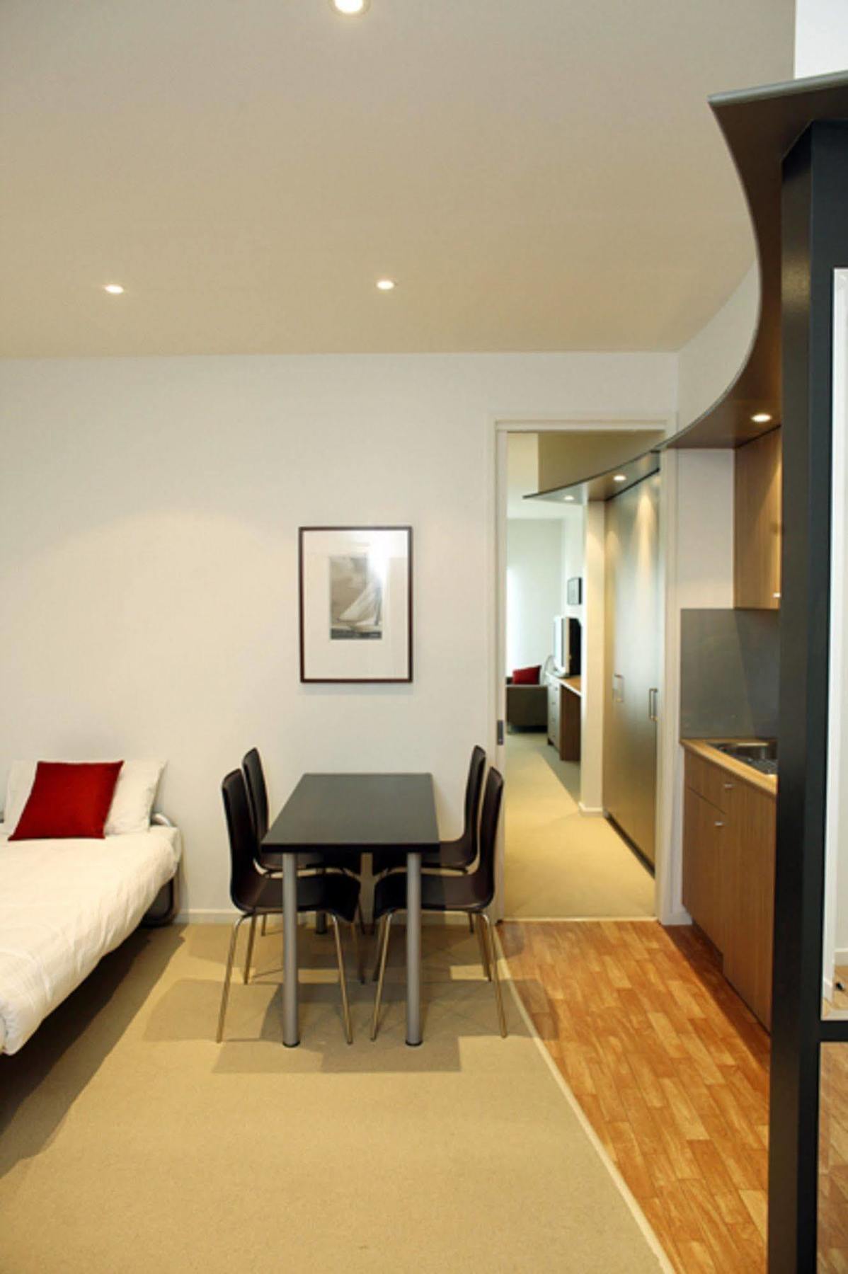 The Waves Apartments Коув Экстерьер фото